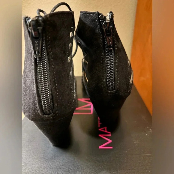 Material Girl Size 9 Sandal. Wedged Halona Tied Open Toed Strappy, Black - Picture 6 of 9